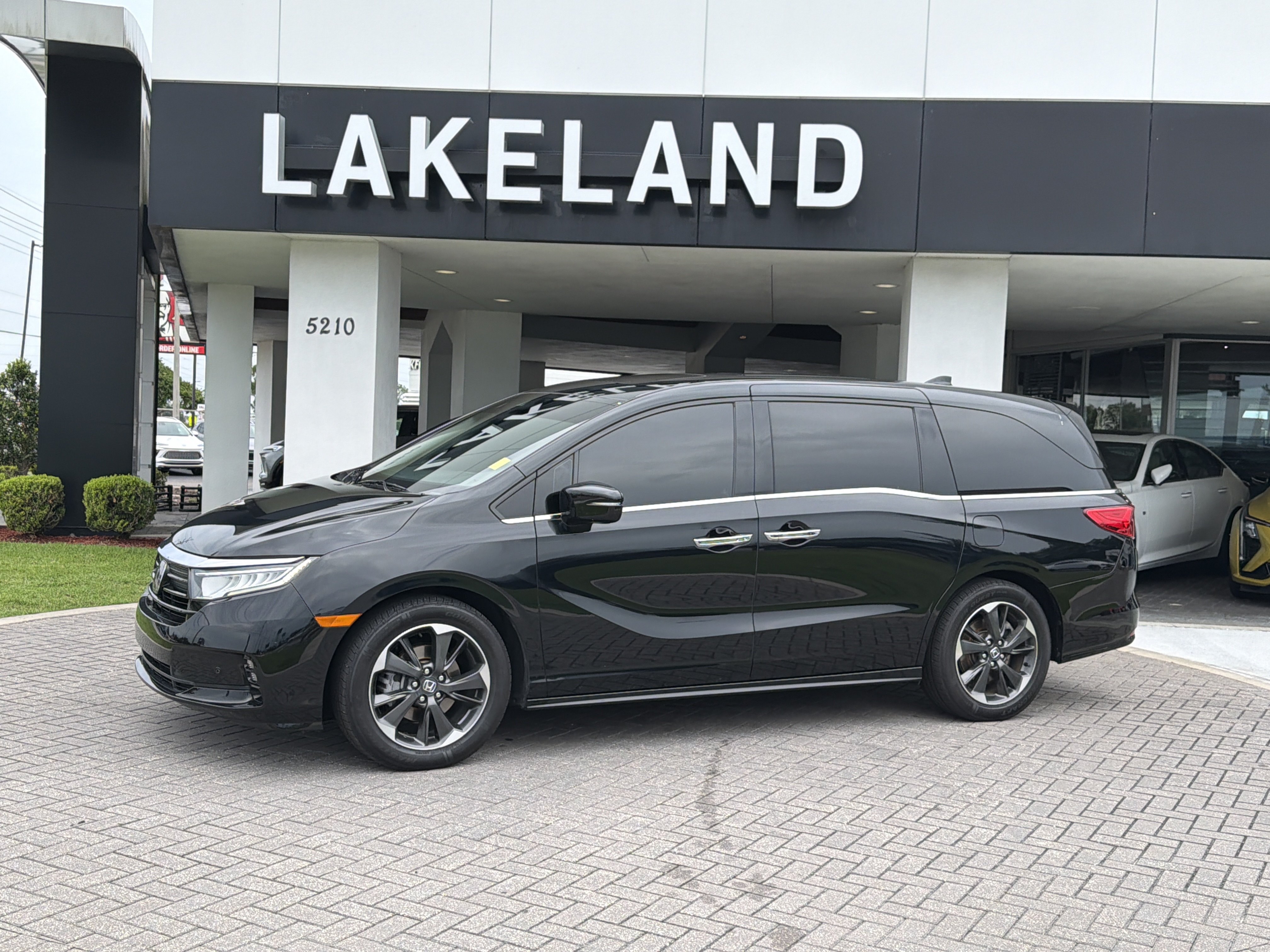 Used 2022 Black Honda Elite image 2