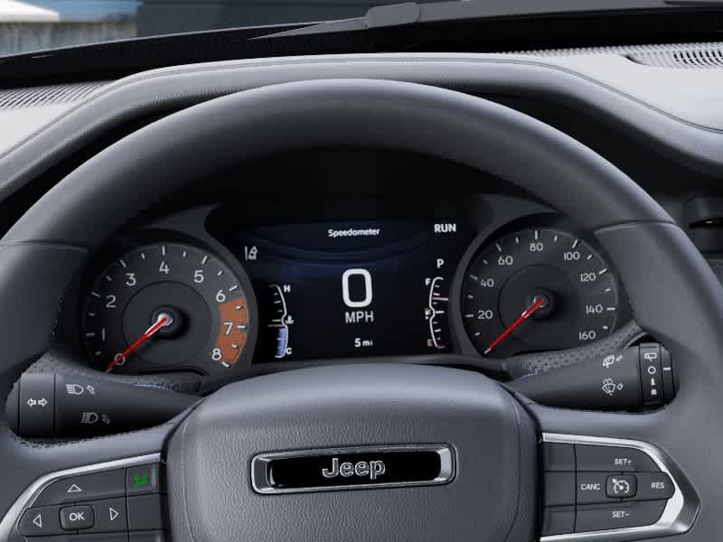 New 2026 Diamond Black Crystal Pearl-Coat Exterior Paint Jeep Latitude image 17