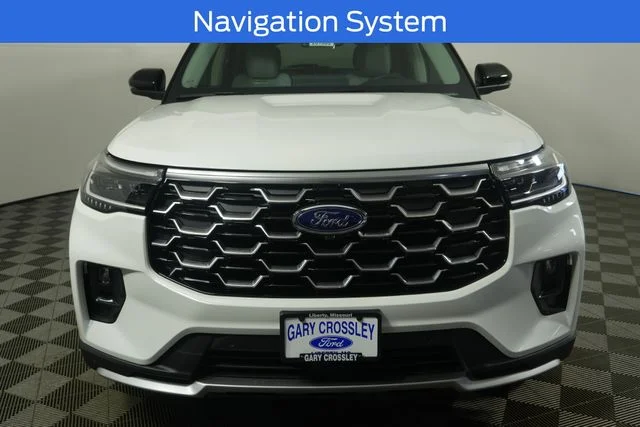 New 2026 Star White Metallic Tri-Coat Ford Platinum™ image 3