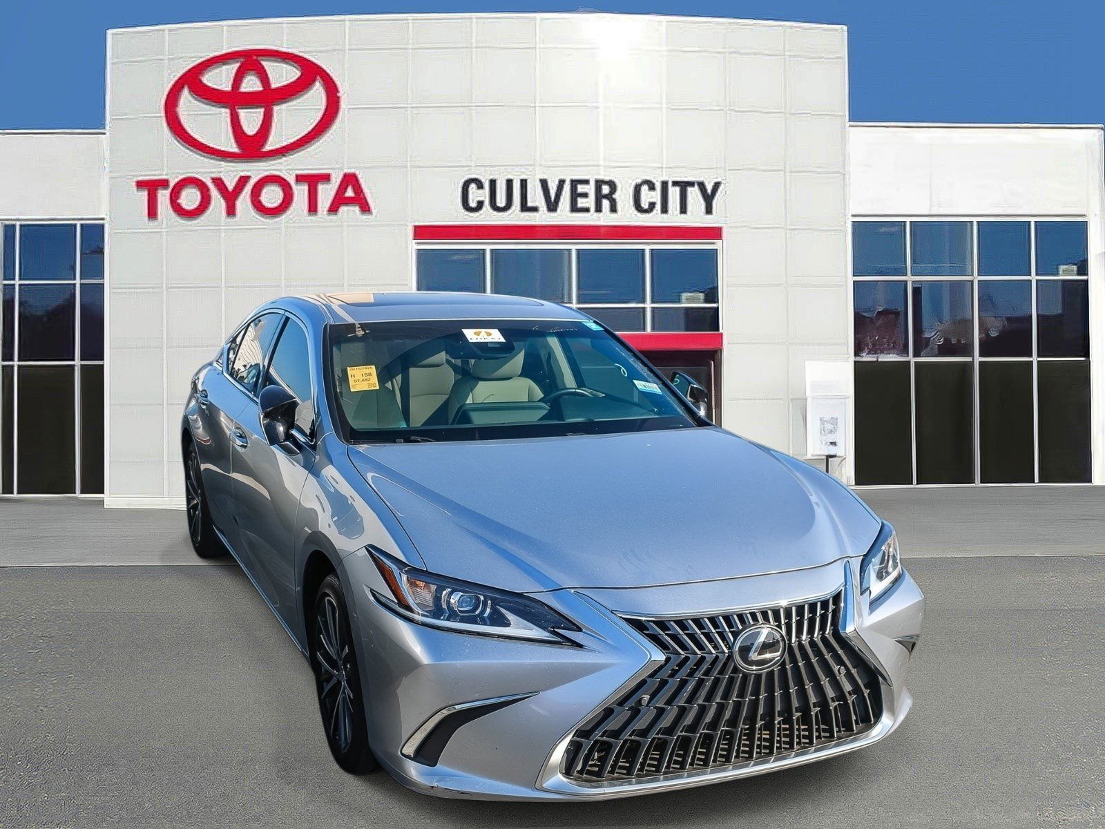 2024 Lexus ES 350 350's photo