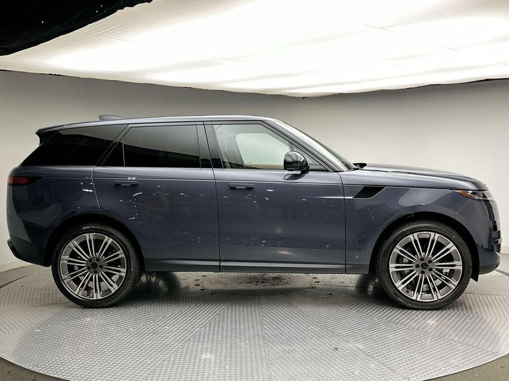 New 2027 Varesine Blue Metallic Land Rover SE image 4
