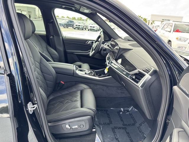 New 2026 Black Sapphire Metallic BMW xDrive40i image 9