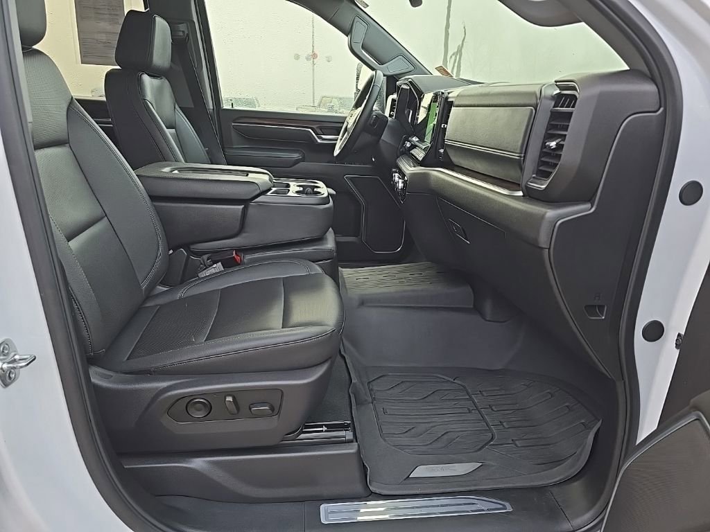 Used 2025 Summit White GMC SLT image 30