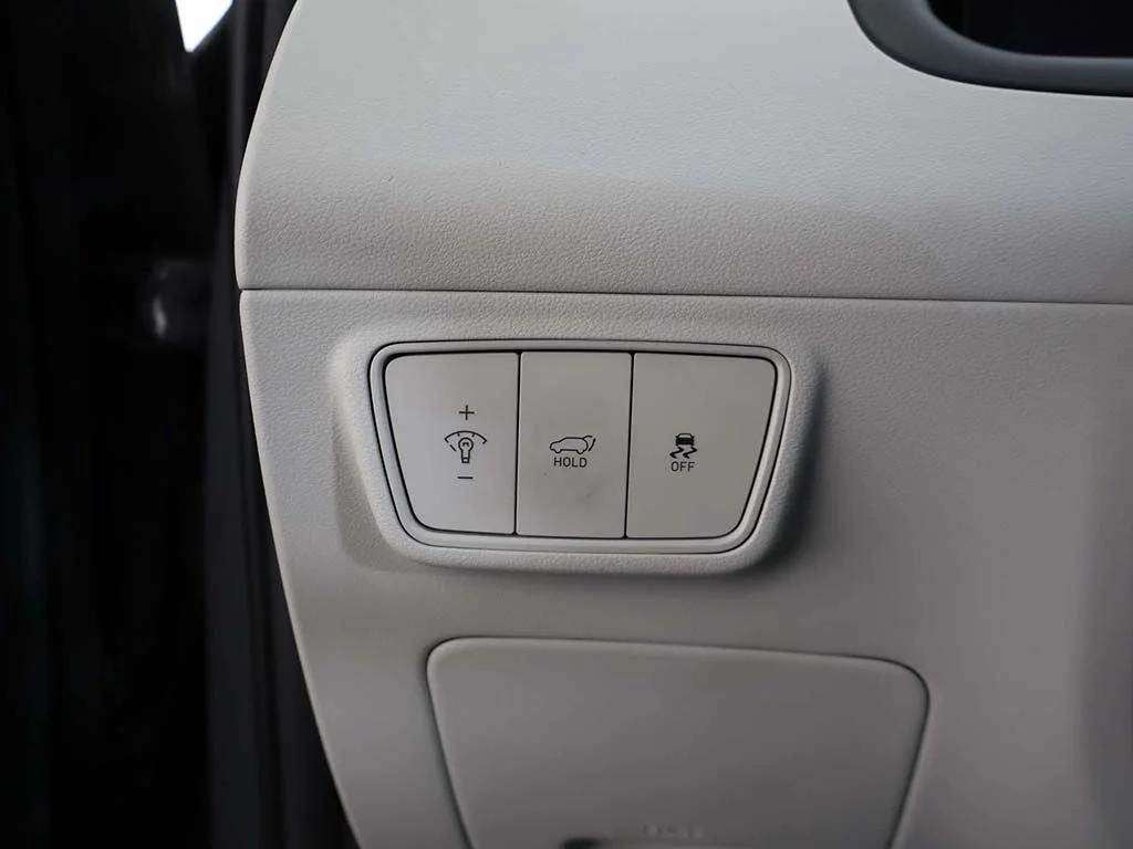 Used 2024 Gray Hyundai SEL image 39