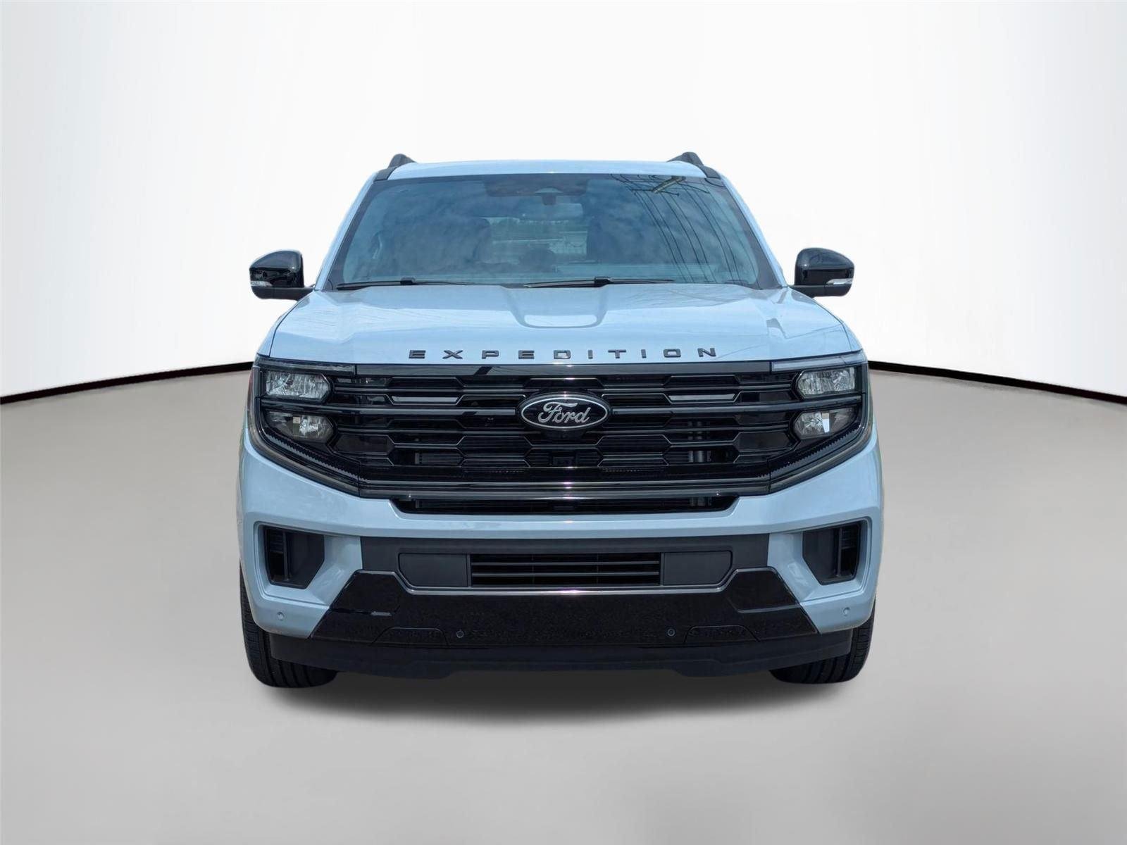 New 2026 Glacier Gray Metallic Tri-Coat Ford Platinum® image 2