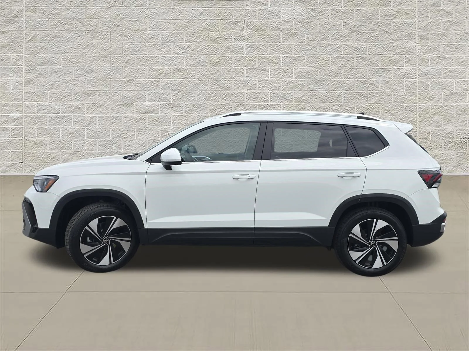 New 2026 Pure White Volkswagen SE image 4