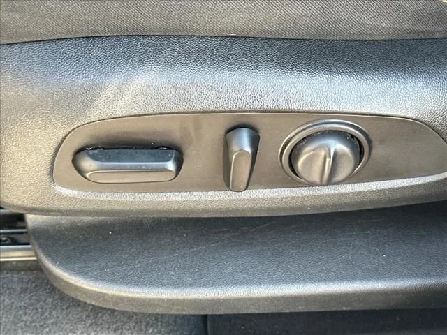 Used 2019 Silver Chevrolet LT image 21