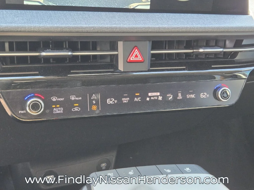 Used 2022 Blue Kia Wind image 27
