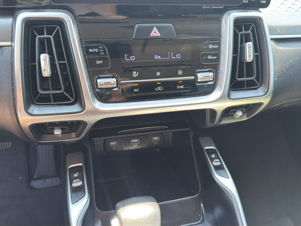 Used 2022 White Kia S image 14