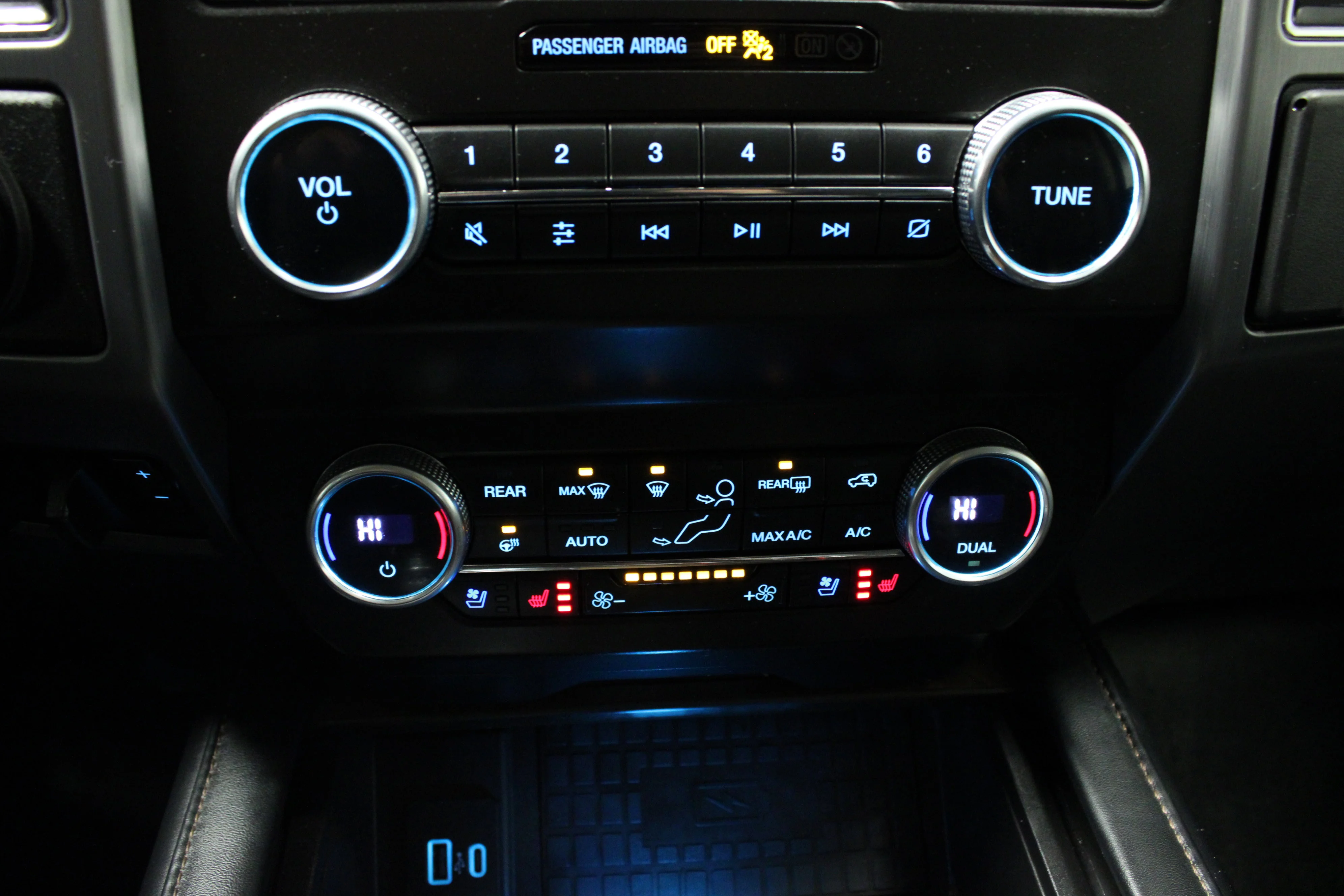 Used 2021 Star White Metallic Tri-Coat Ford Platinum image 27