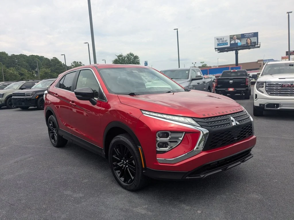 Used 2024  Mitsubishi LE image 3