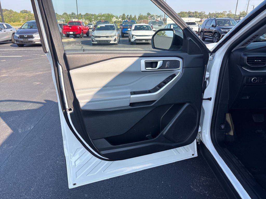 Used 2024 White Ford XLT image 11