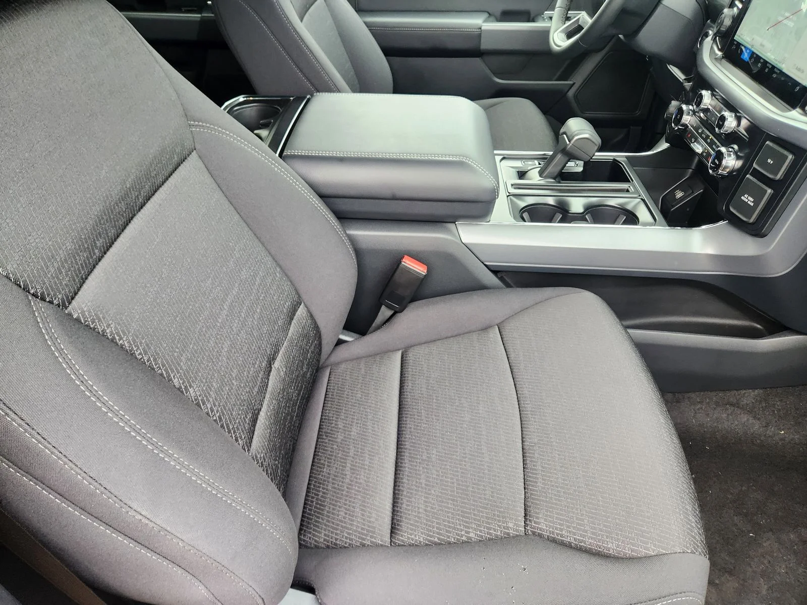 New 2026 Carbonized Gray Metallic Ford XLT image 10