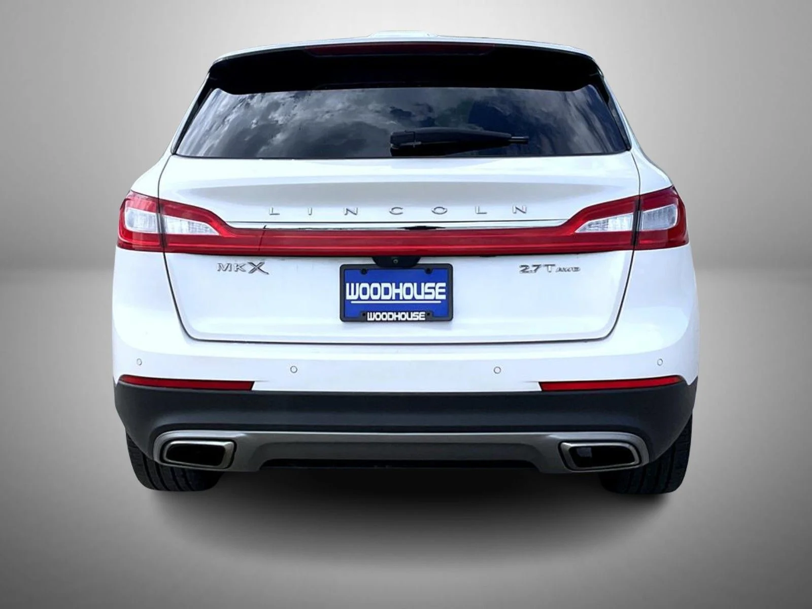 Used 2018 White Lincoln Reserve image 6