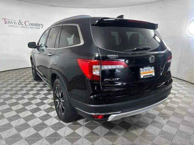 Used 2020 Black Honda Touring image 8