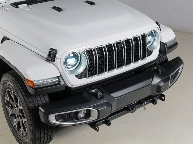 Used 2024 Bright White Clearcoat Jeep Sahara image 30