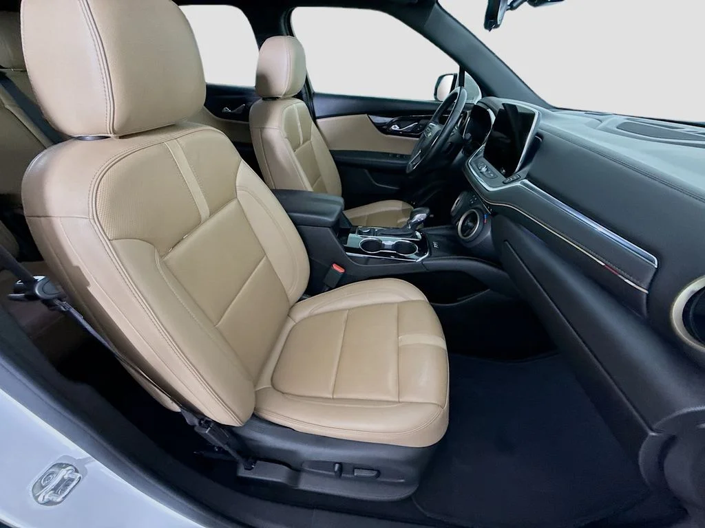 Used 2023 Beige Chevrolet Premier image 28