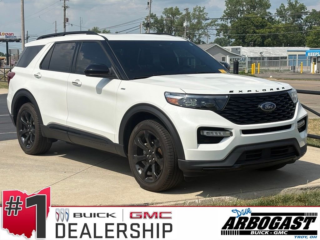 Used 2024 White Metallic Ford ST-Line image 1