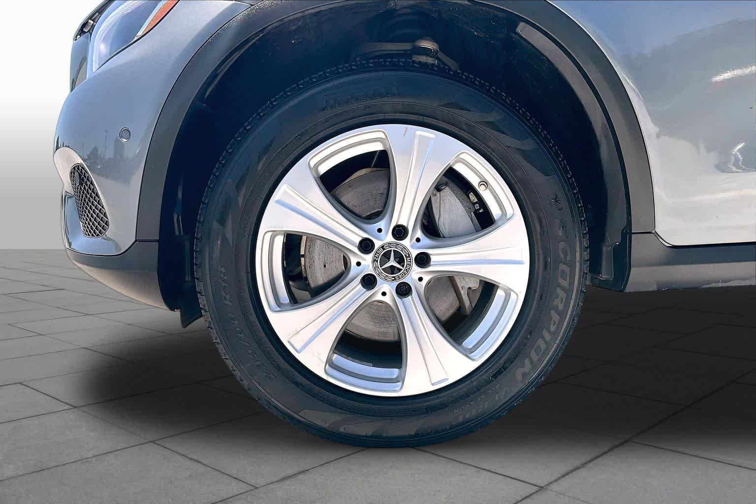Used 2018 Selenite Grey Metallic Mercedes-Benz GLC 300 image 10