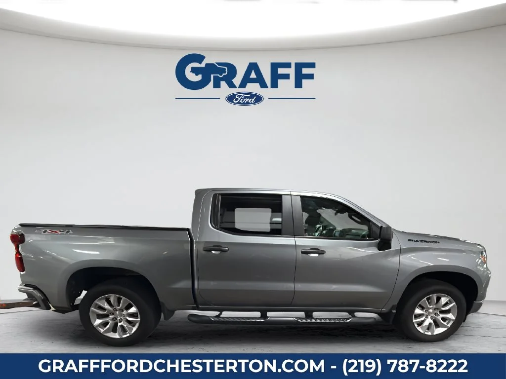Used 2024 Gray Chevrolet Custom image 5