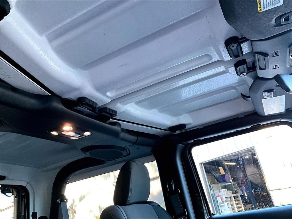 Used 2023 Granite Crystal Metallic Clearcoat Jeep Sport S image 22