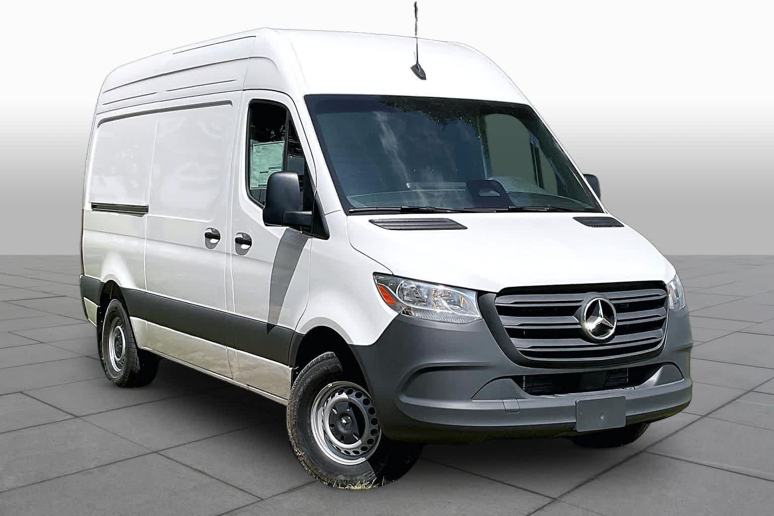 Used 2025 Arctic White Mercedes-Benz  image 3