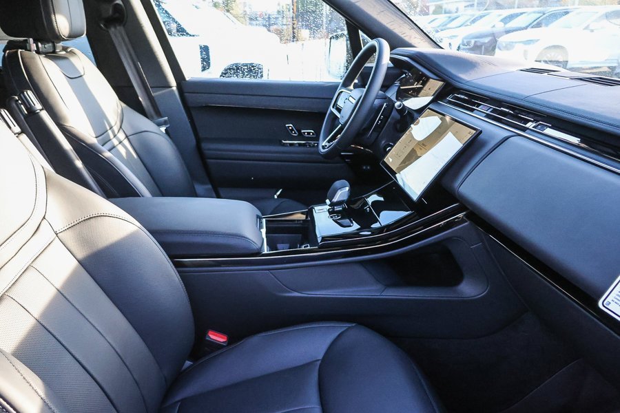 New 2026 Borasco Grey LAND ROVER Dynamic SE image 17