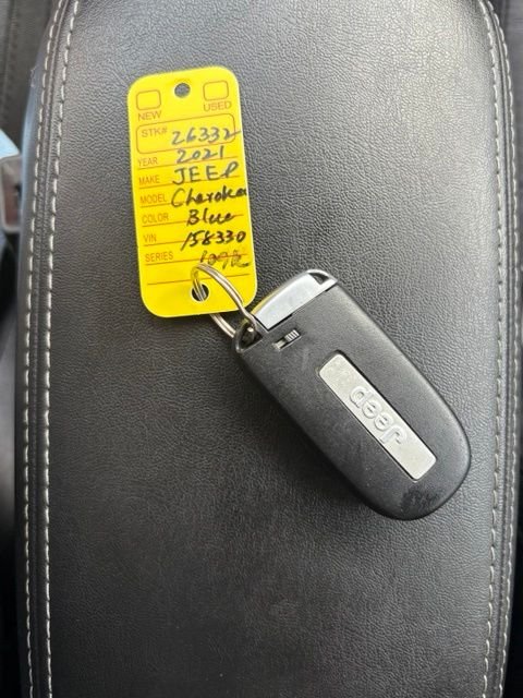 Used 2021 Blue Jeep Latitude Lux image 17