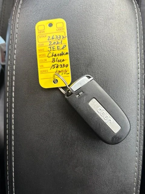 Used 2021 Blue Jeep Latitude Lux image 17