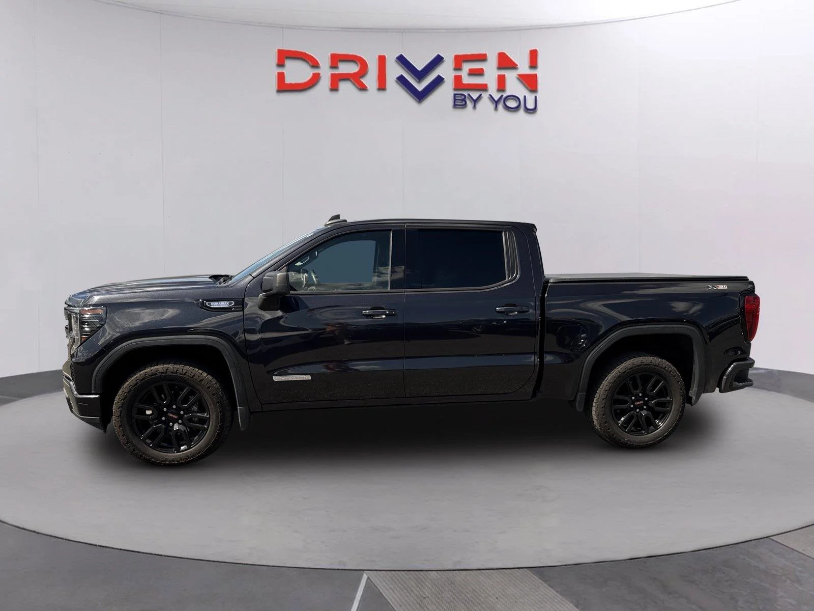 Used 2023 TITANIUM RUSH METALLIC GMC Elevation image 7