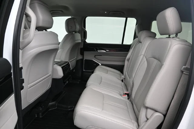 Used 2023 Bright White Clearcoat Jeep 4DR 4WD image 22