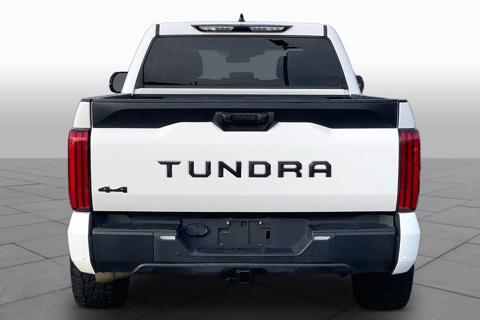 Used 2023 Ice Cap Toyota SR5 image 5