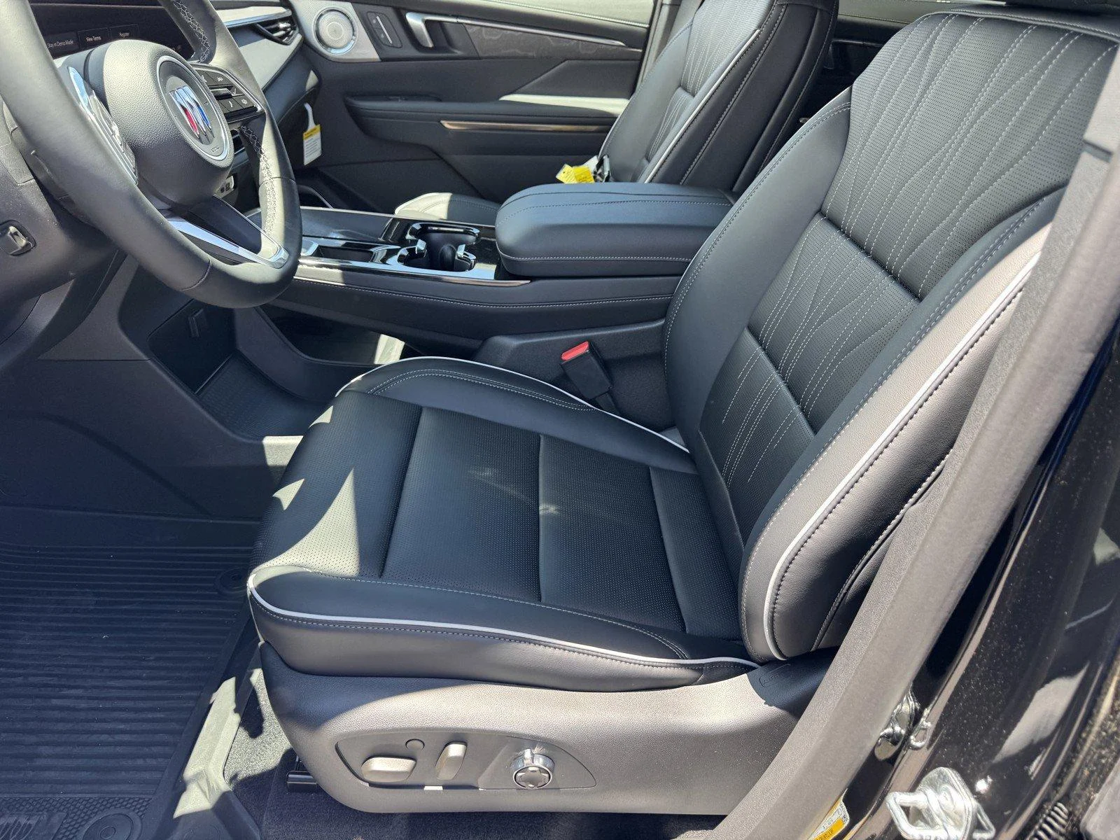 New 2026 Ebony Twilight Metallic Buick Avenir image 18