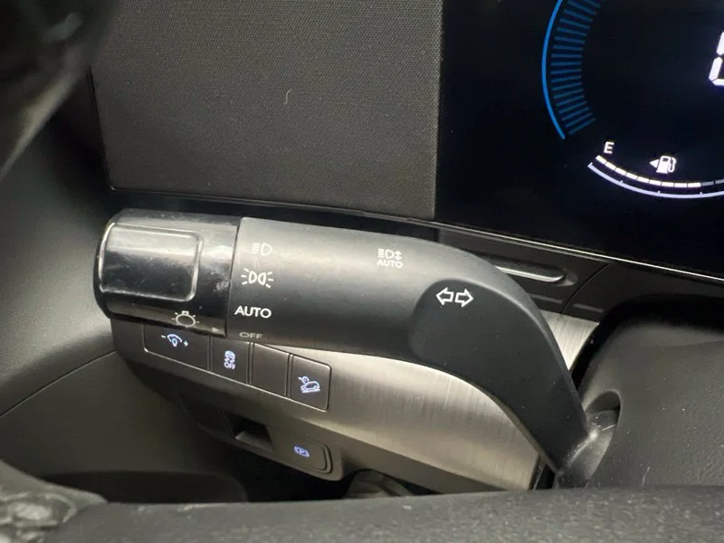 Used 2024 White Hyundai SEL image 20