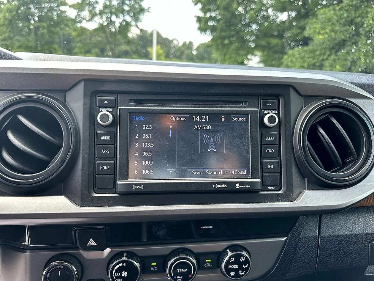 Used 2017 Black Toyota SR5 image 22