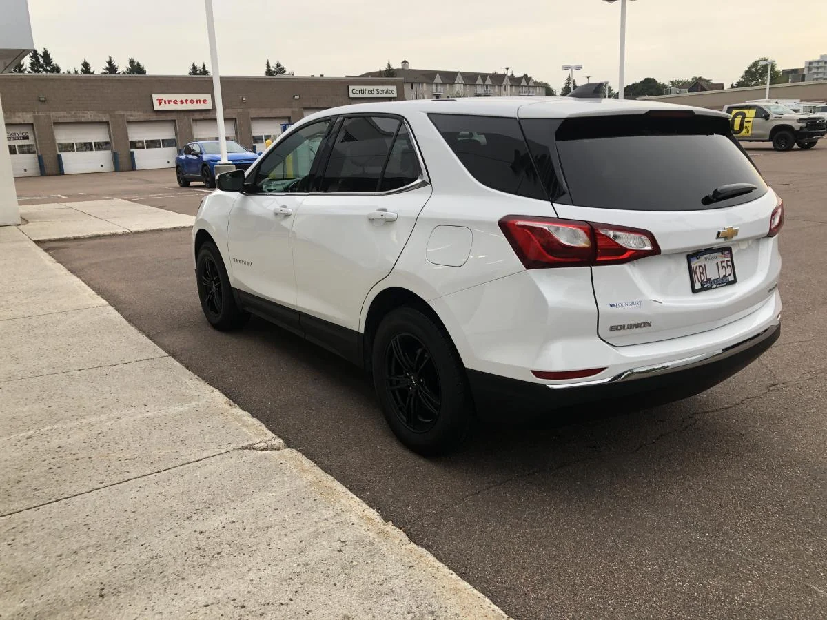 Used 2019 White Chevrolet AWD 4dr LT w/1LT image 6