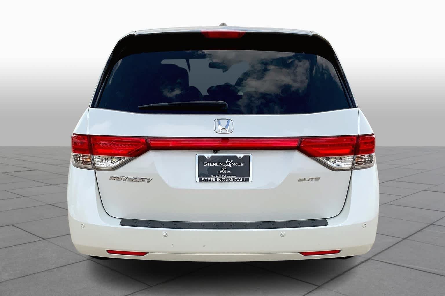 Used 2014 White Diamond Pearl Honda Touring image 5