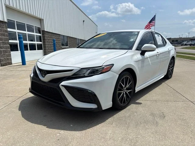 Used 2023 White Toyota SE image 3
