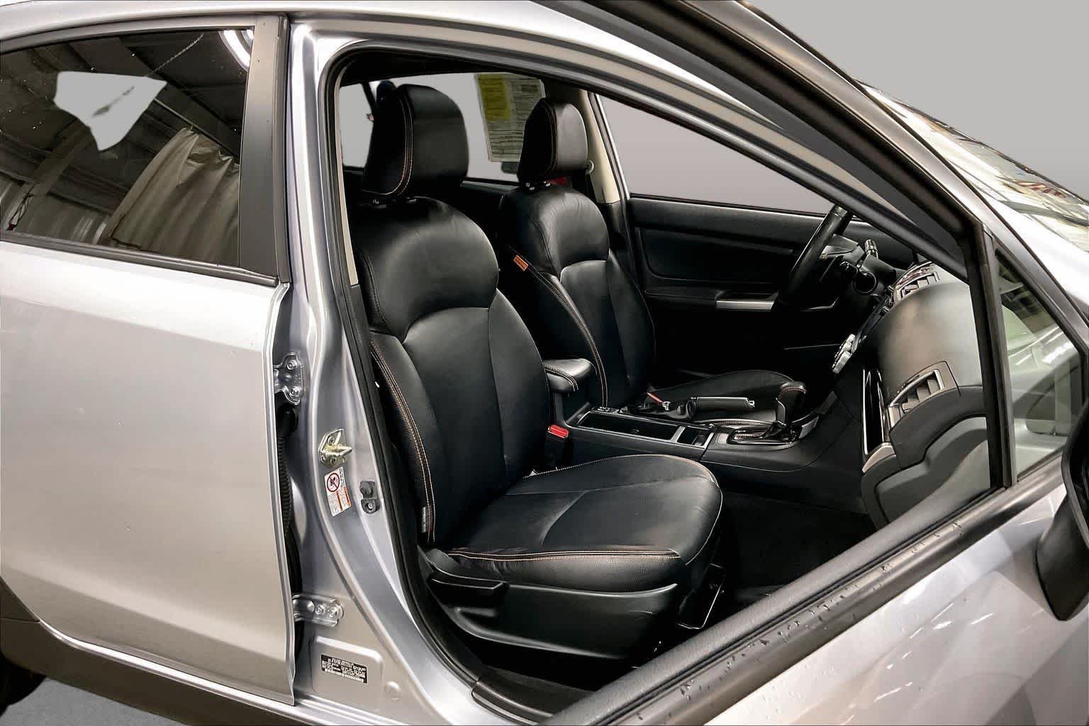 Used 2017 Ice Silver Metallic Subaru Limited image 9