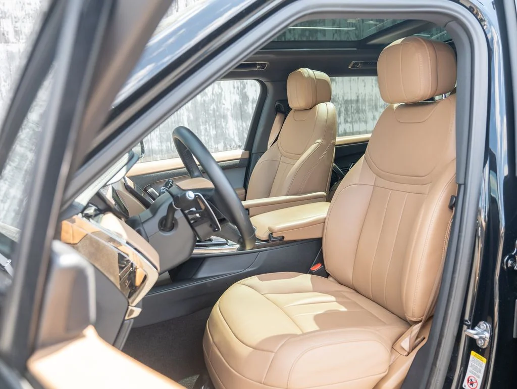Certified Used 2024 Black Land Rover SE image 20