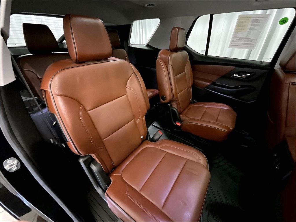 Used 2018 Mosaic Black Metallic Chevrolet High Country image 16