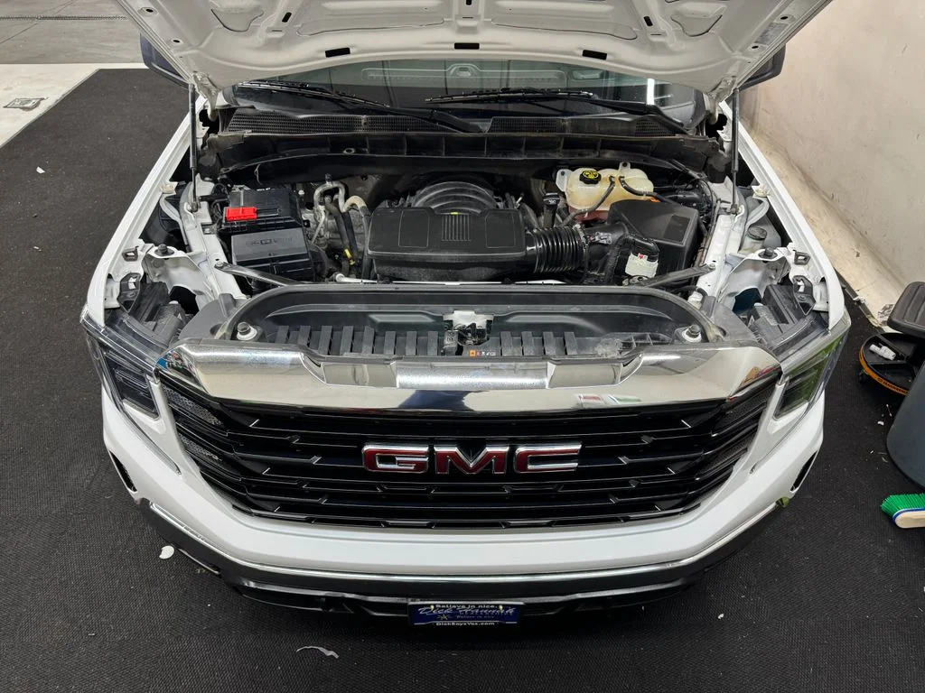 Used 2023 White GMC Pro image 10