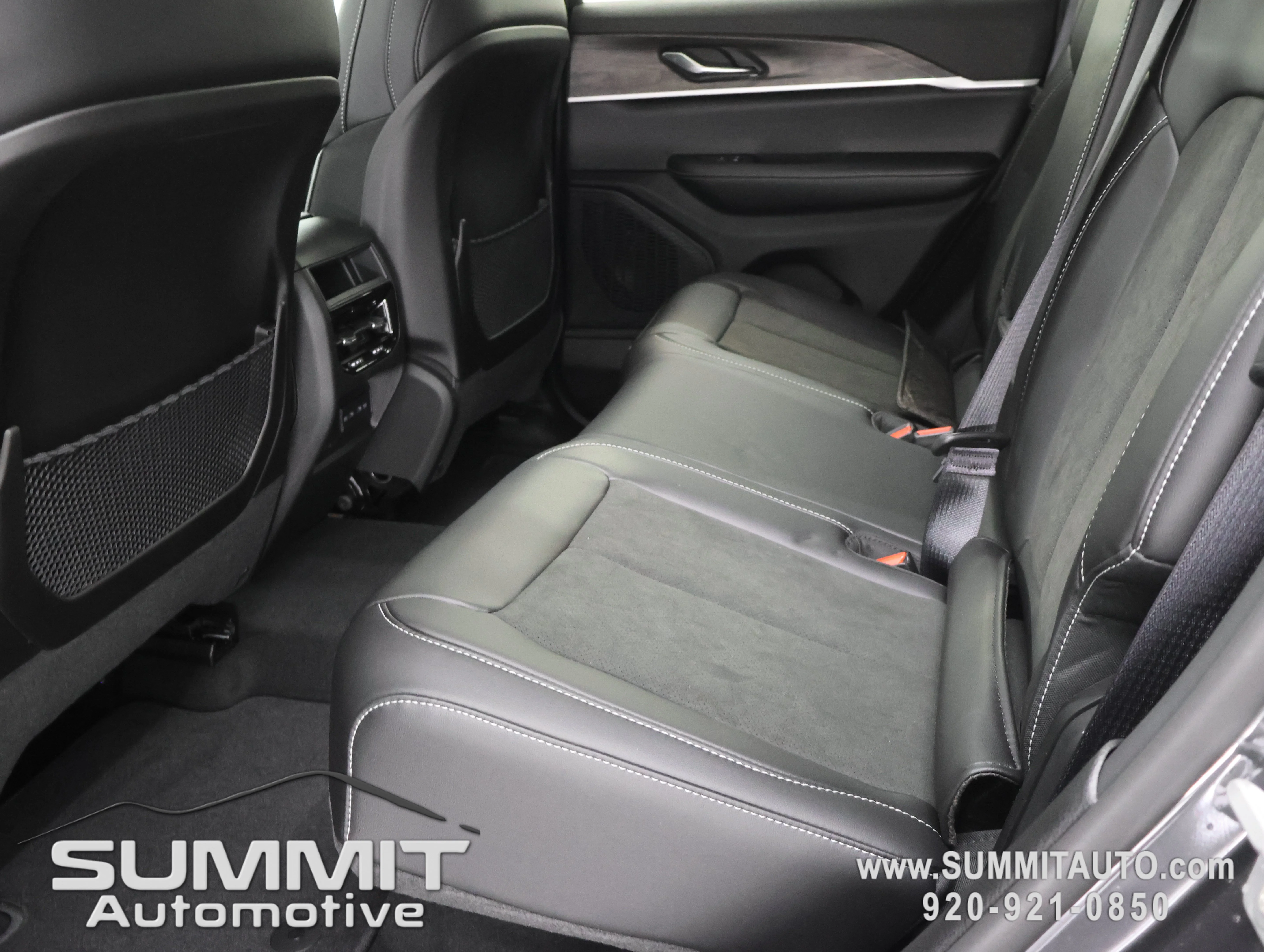 New 2026 Baltic Gray Metallic Clearcoat Jeep Altitude image 9
