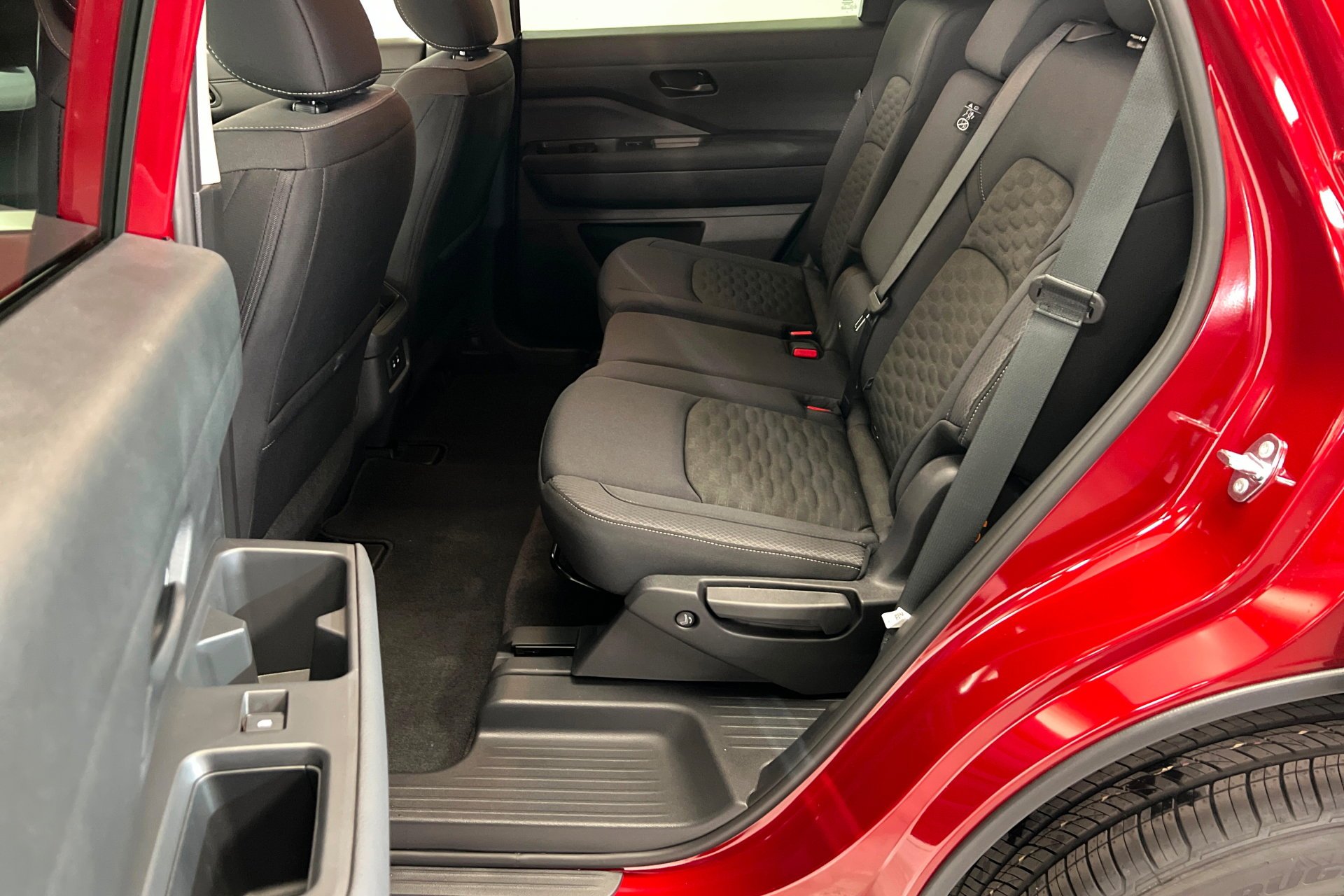 New 2026 Scarlet Ember Tintcoat Nissan SV image 22