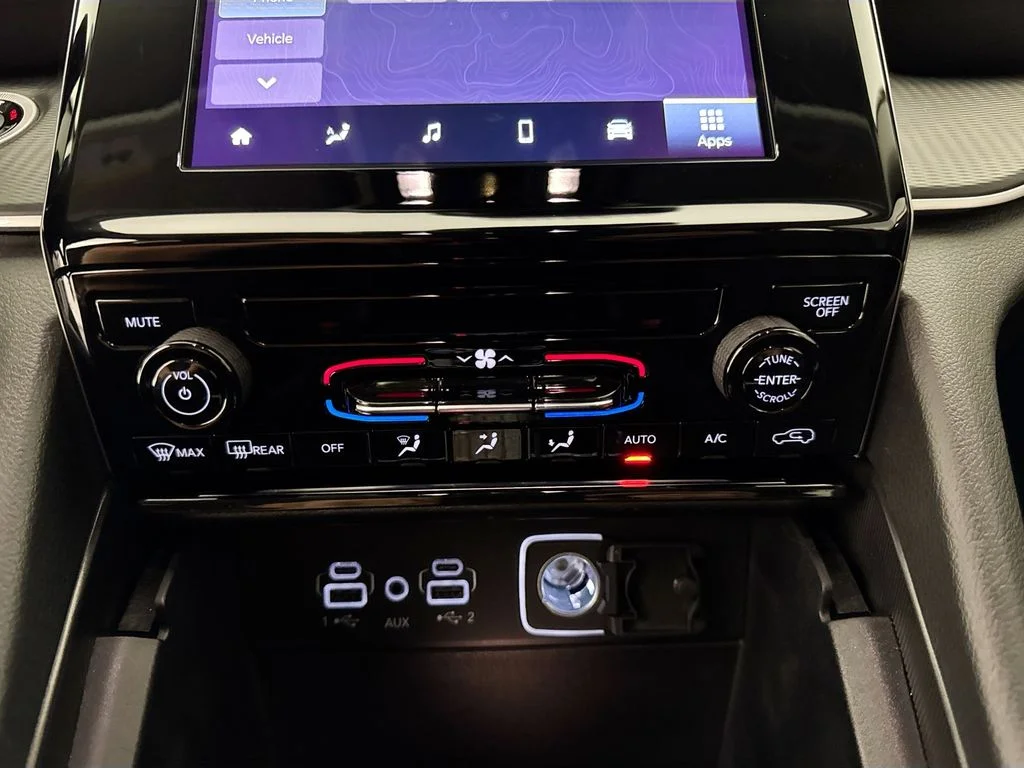 Used 2024 Gray Jeep Laredo X image 15