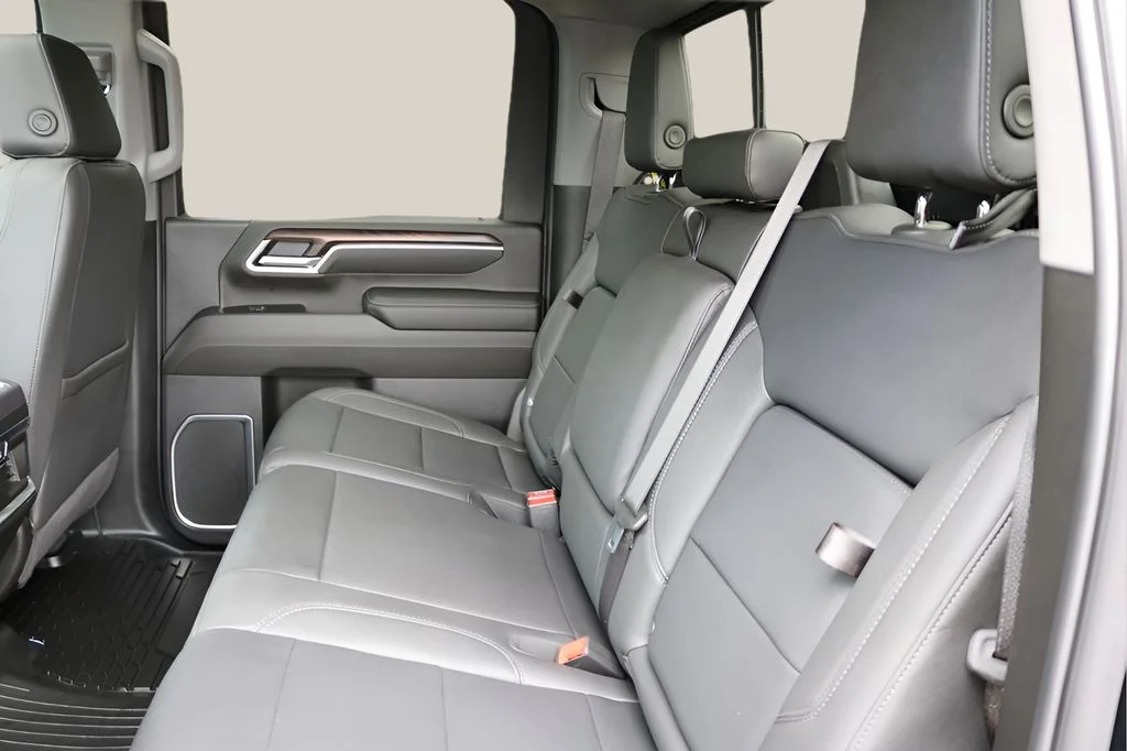 Used 2025 Black GMC SLT image 17