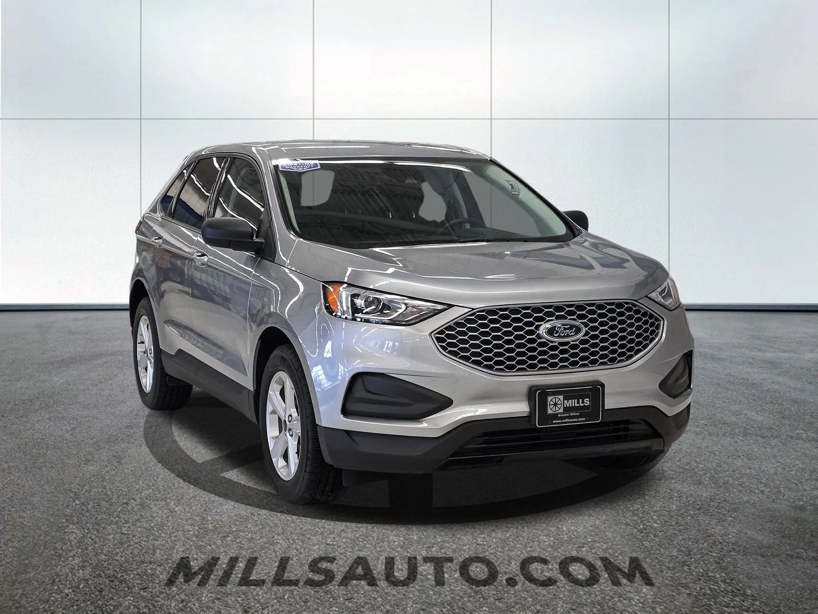 New 2024 Iconic Silver Metallic Ford SE image 11