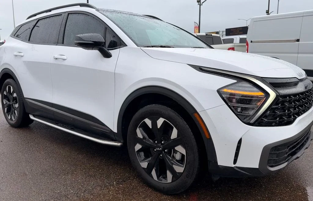 Used 2024 Glacial White Pearl Kia X-Line image 17