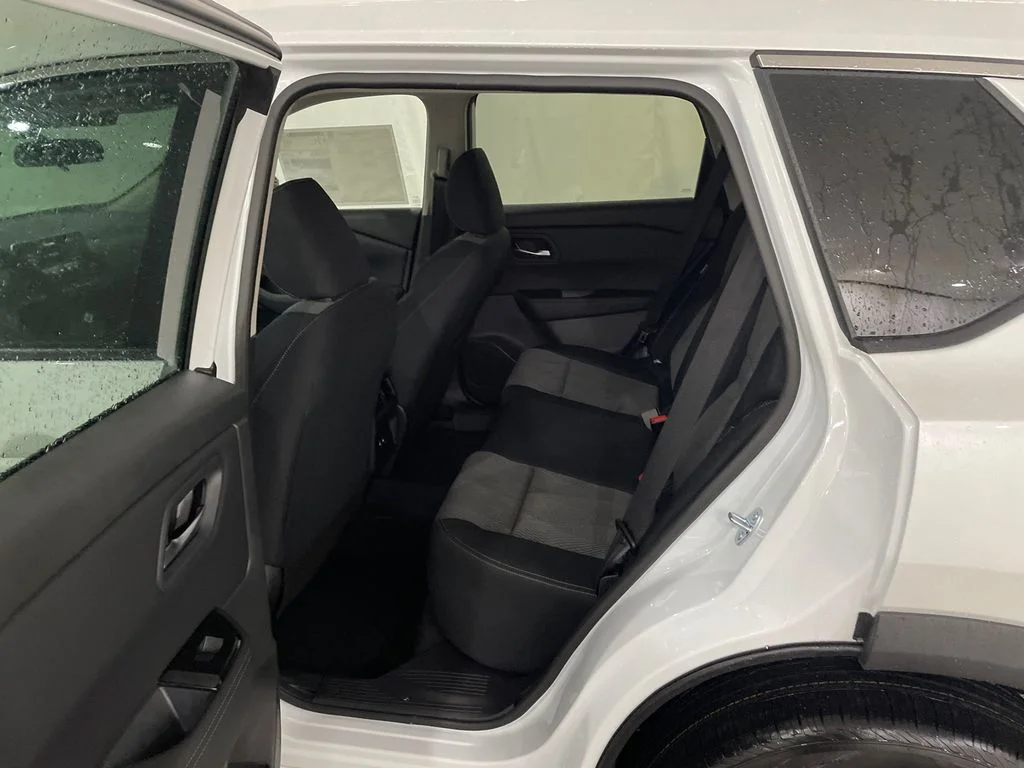 New 2026 Everest White Pearl TriCoat Nissan SV image 27