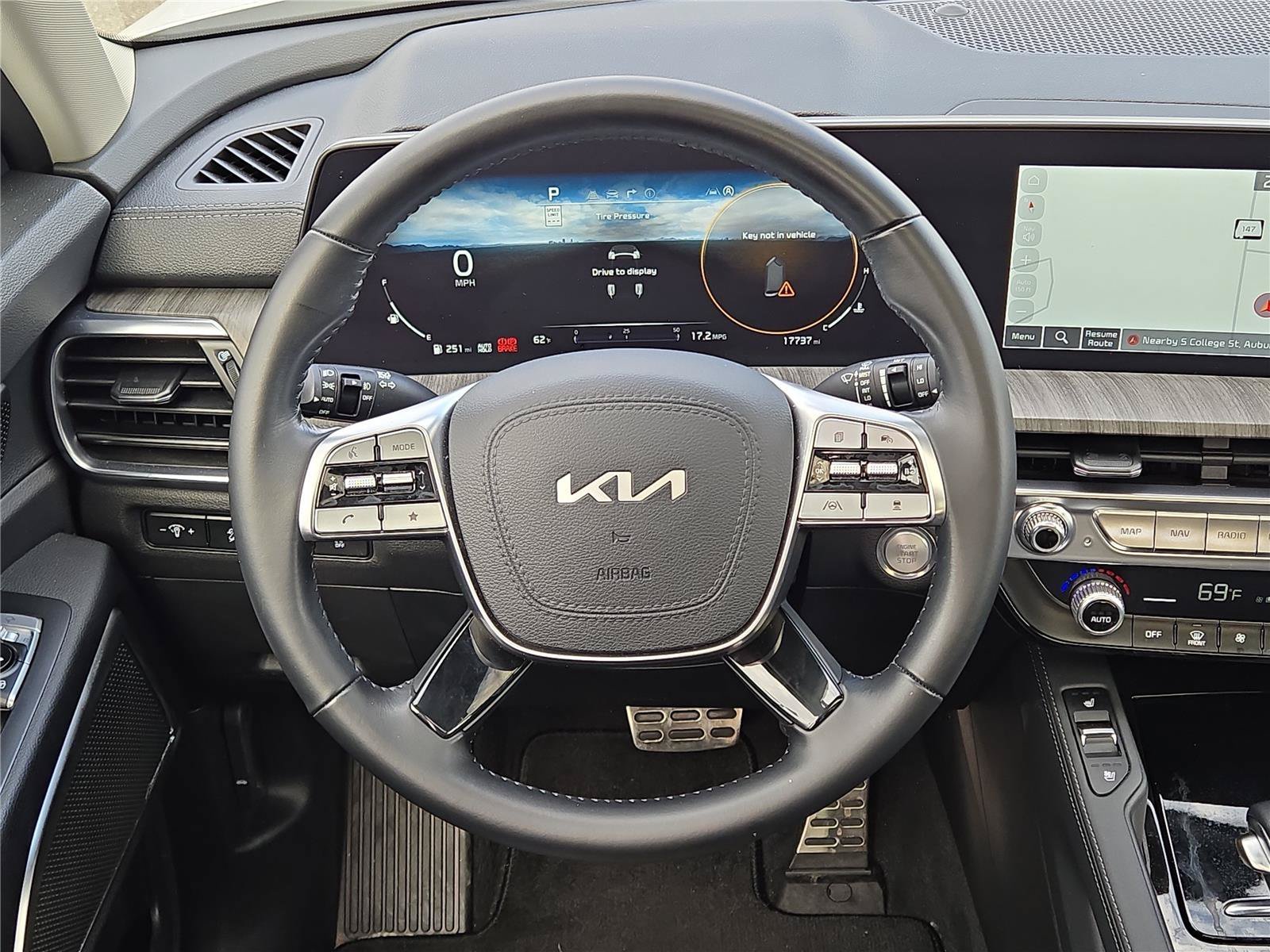 Used 2024 White Kia SX image 18